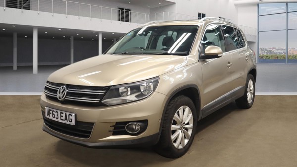 VOLKSWAGEN Tiguan